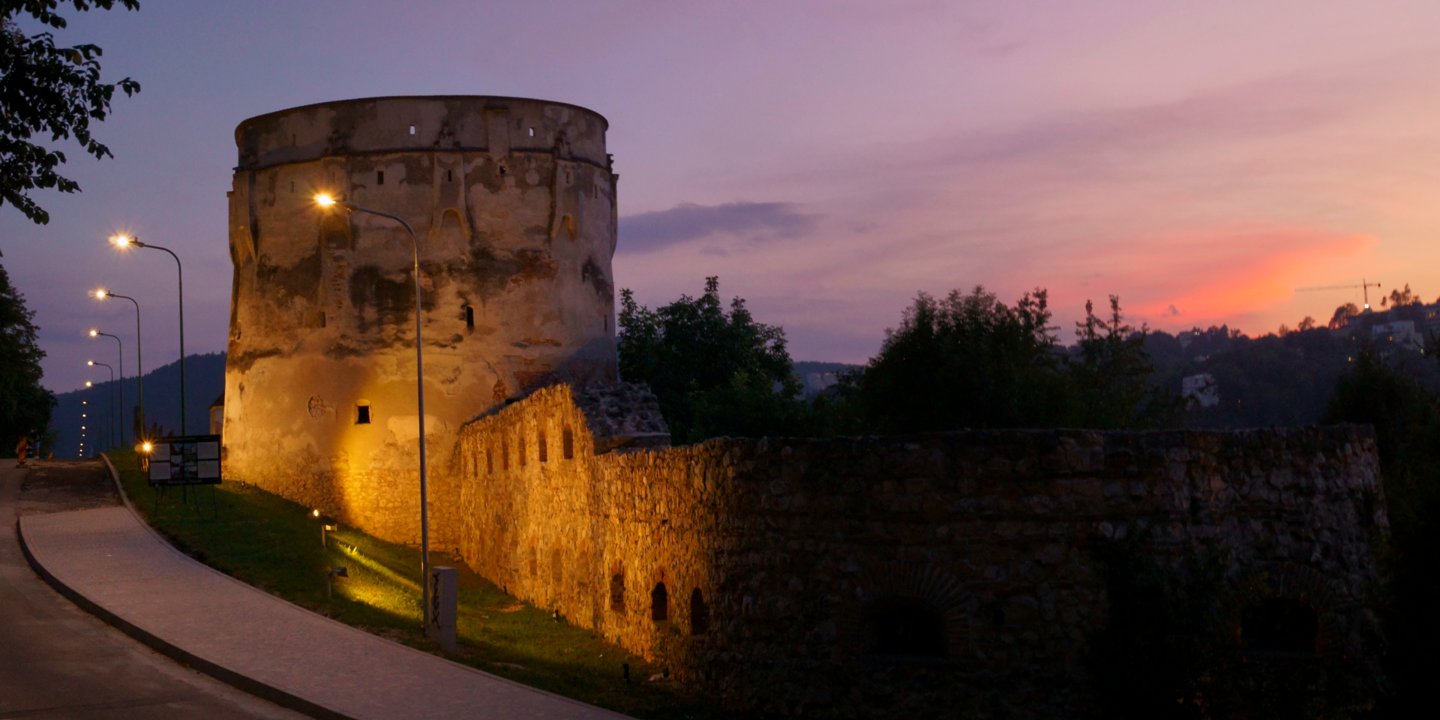 brasov by night